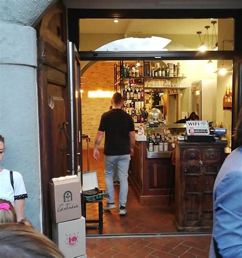 incontro gay pistoia|Gay Bar in Pistoia